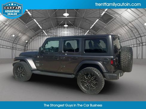 Used 2019 Jeep Wrangler Unlimited Sahara image 6