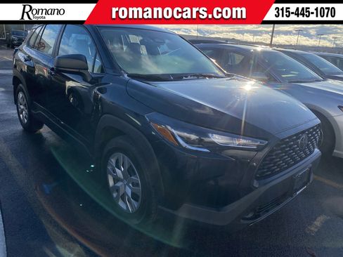 Used 2023 Toyota Corolla Cross L image 1