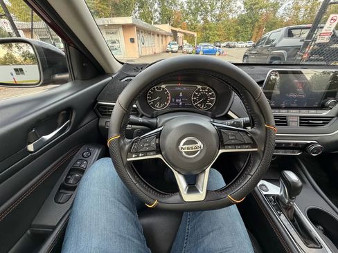 Used 2019 Nissan Altima 2.5 SR w/ SR Premium Package image 23