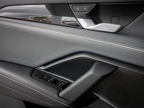 New 2026 Volkswagen Tiguan SEL R-Line image 25