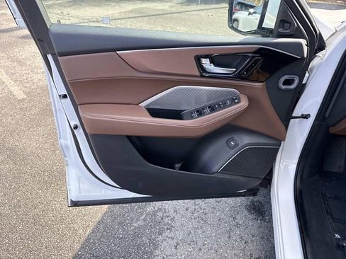 Used 2023 Acura MDX SH-AWD w/ Technology Package image 13