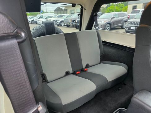 Used 2005 Jeep Wrangler Unlimited AWD/4WD image 17