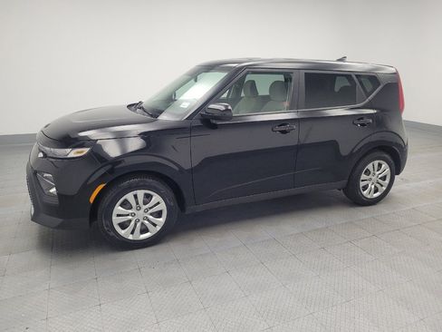 Used 2020 Kia Soul LX image 2