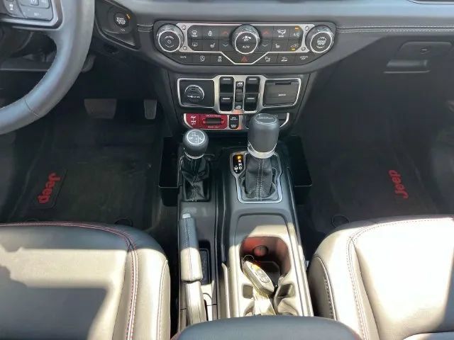 Used 2025 Jeep Gladiator Rubicon w/ Safety Group AWD/4WD image 15
