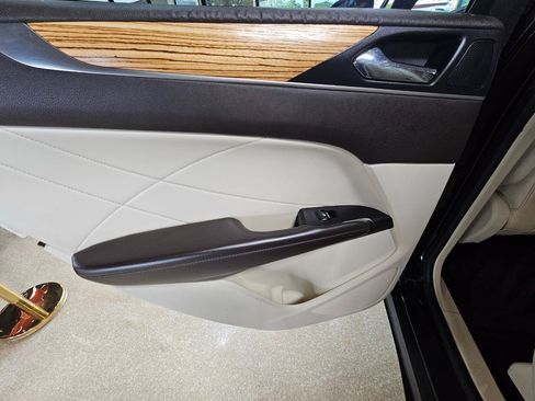 Used 2015 Lincoln MKC FWD w/ Equipment Group 101A Select image 18