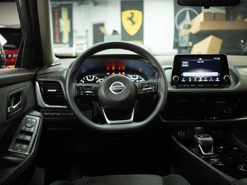 Used 2021 Nissan Rogue SV AWD/4WD image 17