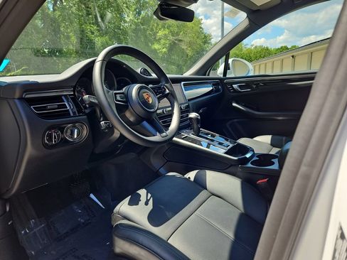 Certified 2026 Porsche Macan S AWD/4WD image 8