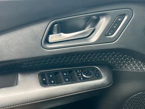 Used 2024 Nissan Ariya FWD image 15