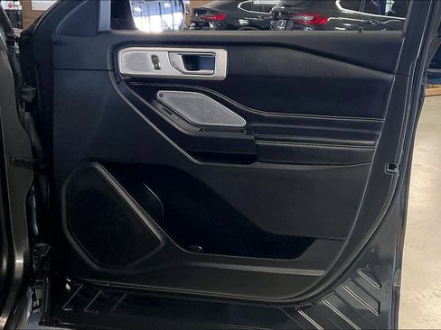 Used 2020 Ford Explorer ST w/ ST Street Pack image 21