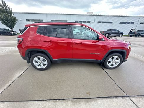 Used 2021 Jeep Compass Latitude w/ Driver Assistance Group AWD/4WD image 15