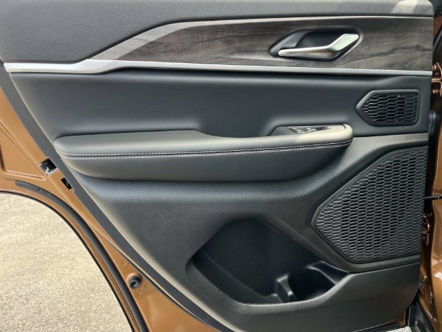 New 2027 Jeep Grand Cherokee Limited AWD/4WD image 19
