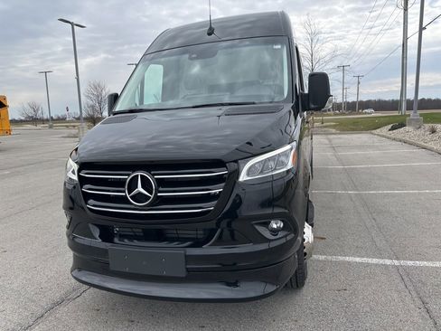 Used 2023 Mercedes-Benz Sprinter 3500 image 5