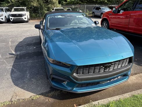 Used 2026 Ford Mustang Premium RWD image 3