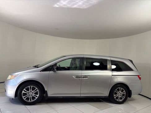 Used 2013 Honda Odyssey EX image 2