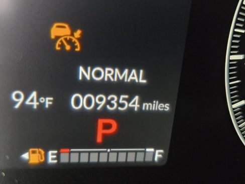 Used 2025 Honda Pilot Sport image 25