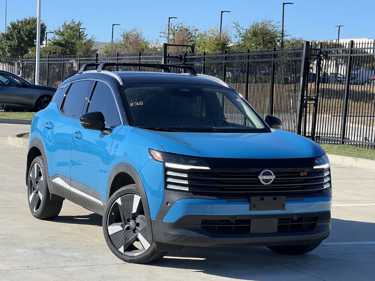 Used 2025 Nissan Kicks SR FWD image 1