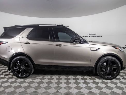 Used 2024 Land Rover Discovery Dynamic SE AWD/4WD image 13