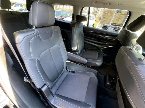 Used 2021 Jeep Grand Cherokee L Laredo w/ Luxury Tech Group I image 16