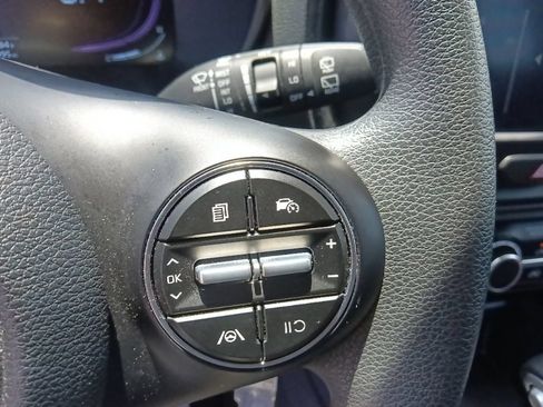 Used 2025 Kia Soul LX w/ LX Technology Package FWD image 19