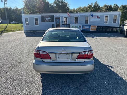 Used 2001 INFINITI I30 FWD image 6