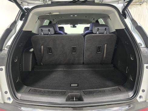 Used 2020 Buick Enclave Essence image 16