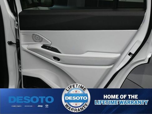 New 2026 Jeep Cherokee Limited AWD/4WD image 13