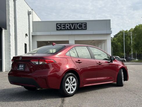 Used 2022 Toyota Corolla LE FWD image 4