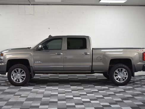 Used 2017 Chevrolet Silverado 1500 High Country AWD/4WD image 2