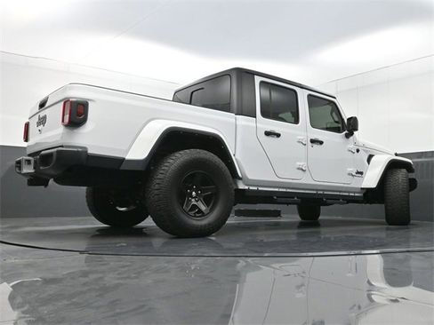 Used 2023 Jeep Gladiator Sport image 29