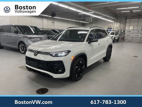 New 2026 Volkswagen Tiguan SE R-Line image 1