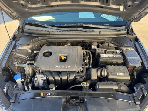 Used 2018 Hyundai Elantra SE w/ SE Connectivity Package 04 image 18