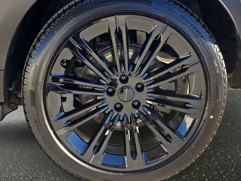 New 2026 Land Rover Range Rover SE image 35