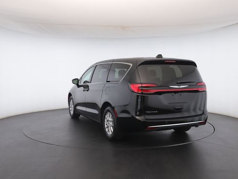 New 2026 Chrysler Pacifica Select FWD image 23