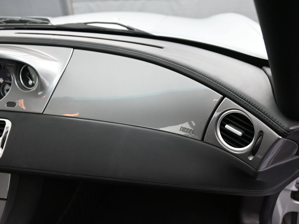 Used 2001 BMW Z8 RWD image 29