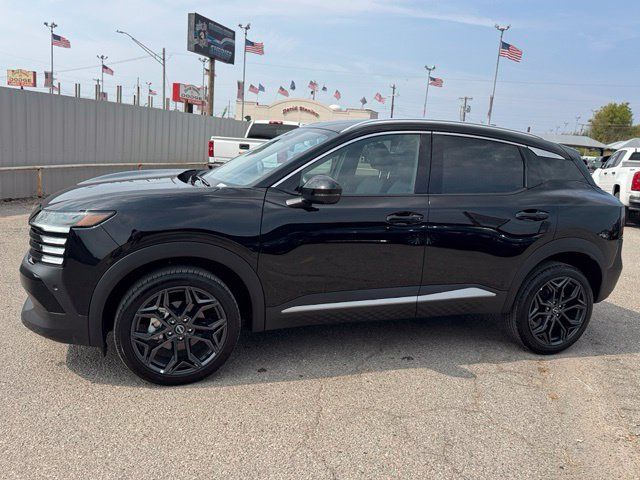 Used 2026 Nissan Kicks SR FWD image 3