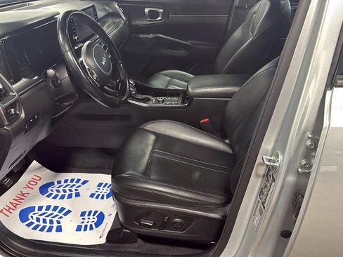 Used 2022 Kia Sorento S w/ Panoramic Sunroof Package FWD image 9