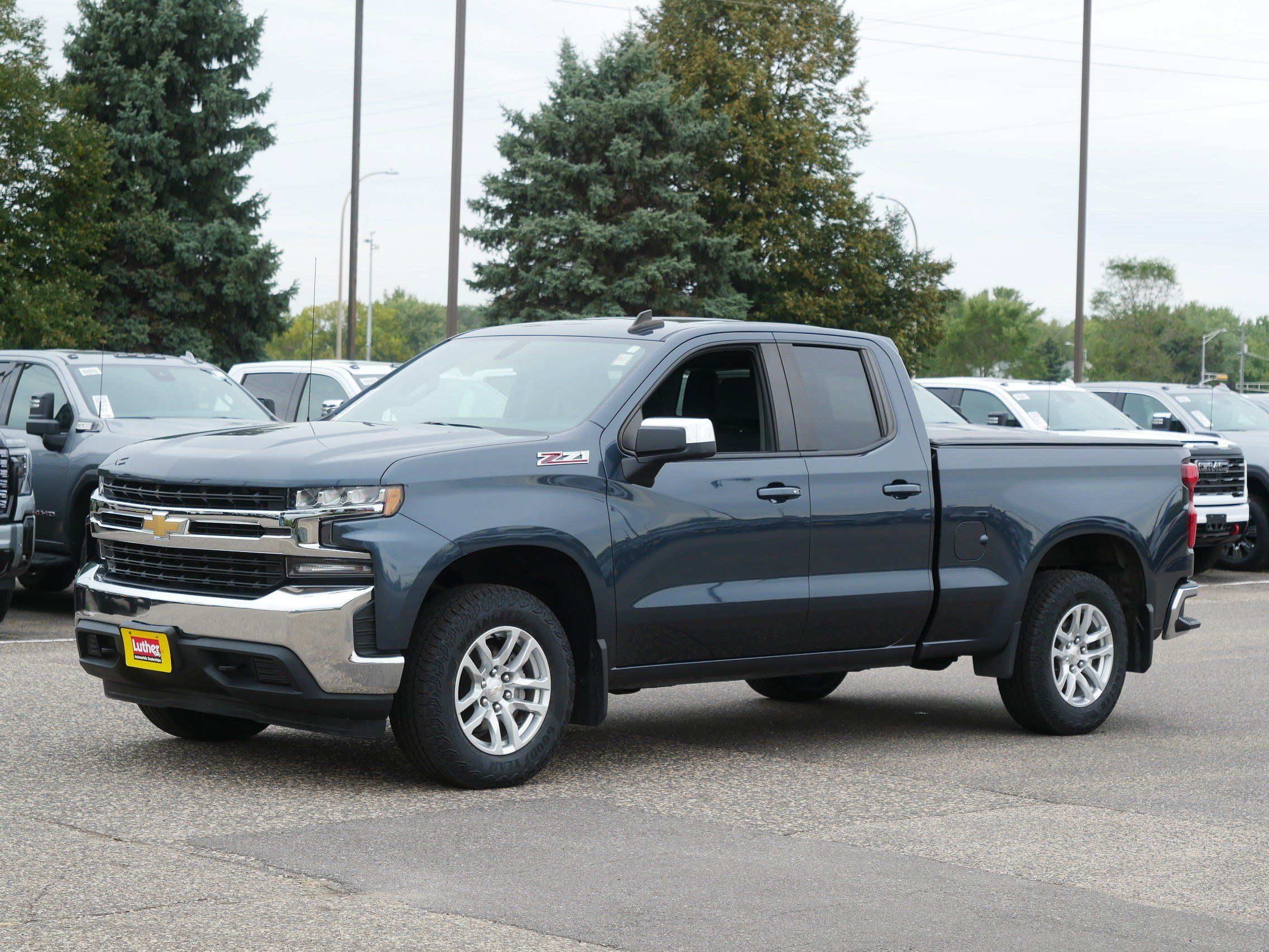 Used 2020 Chevrolet Silverado 1500 LT w/ All-Star Edition AWD/4WD image 3