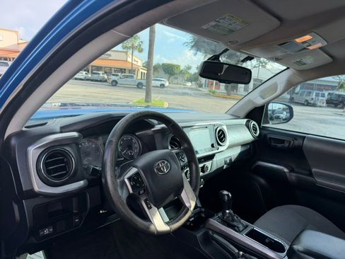 Used 2017 Toyota Tacoma SR5 w/ Tow Package RWD image 9