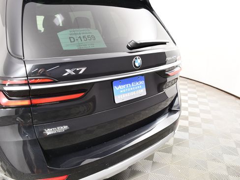 Used 2026 BMW X7 xDrive40i AWD/4WD image 15