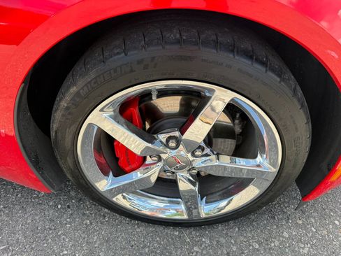 Used 2015 Chevrolet Corvette Stingray Coupe w/ Battery Protection Package RWD image 12