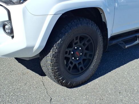 Used 2024 Toyota 4Runner TRD Off-Road Premium w/ Moonroof Package AWD/4WD image 3