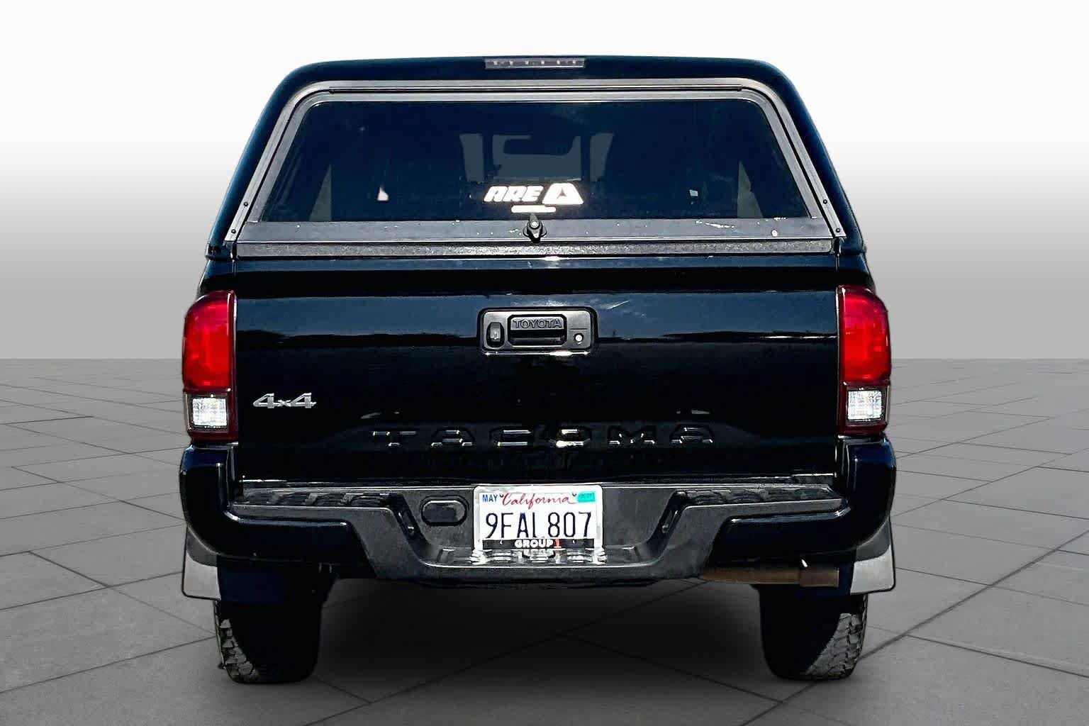 Used 2018 Toyota Tacoma SR AWD/4WD image 4