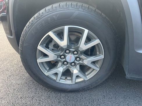 Used 2023 GMC Acadia SLE w/ Driver Convenience Package image 7