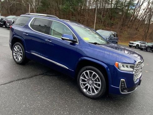 Used 2023 GMC Acadia Denali w/ Denali Technology Package image 3