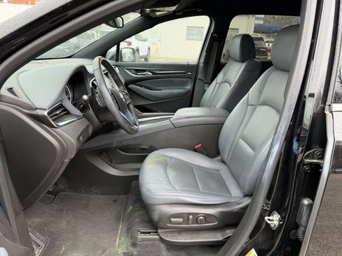 Used 2023 Buick Enclave Essence image 13