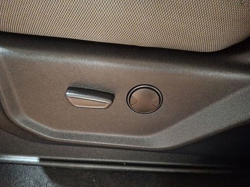 Used 2021 Ford F250 XLT w/ XLT Premium Package image 11