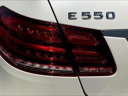 Used 2014 Mercedes-Benz E 550 4MATIC Sedan image 23