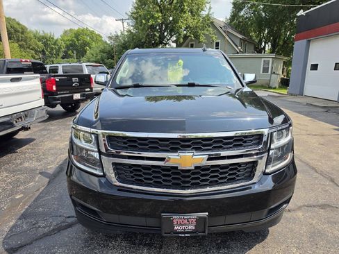 Used 2019 Chevrolet Suburban LT RWD image 3