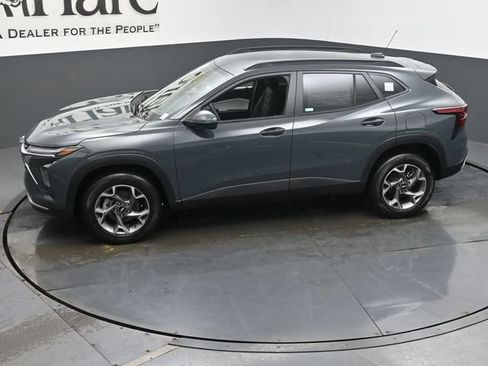 New 2026 Chevrolet Trax LT FWD image 36