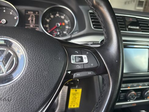 Used 2018 Volkswagen Passat 2.0T R-Line image 24